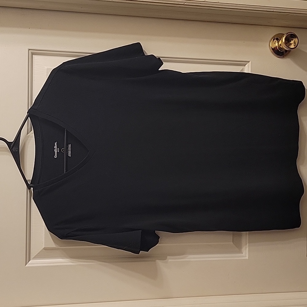 Goodfellow & Co V-neck t-shirt